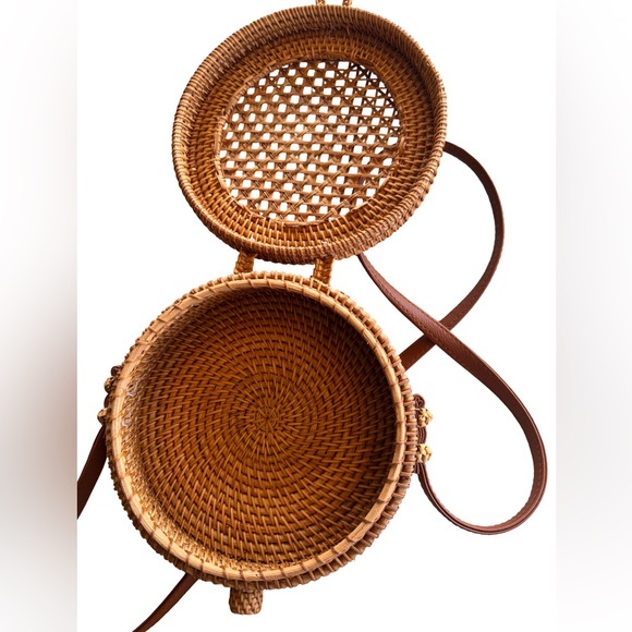 Round Rattan Purse - Picture 5 of 5